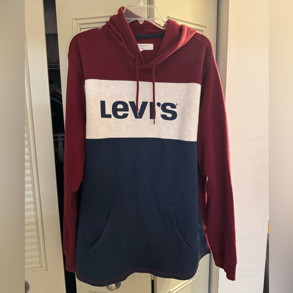 Levi’s Sweatshirt